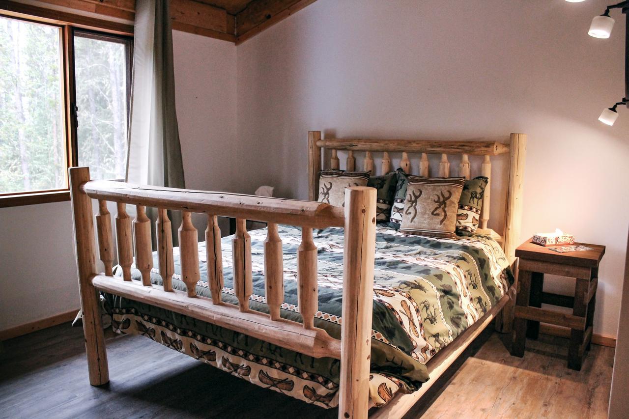 Rock Lake Lodge Provincial Park Rock Lake Lodge מראה חיצוני תמונה